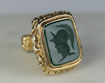 Vintage Green Agate Centurion Seal Gold Fob. Pre-Owned 9ct 375 Gold Seal Fob. Gold Fob. Gold Pendant. Centurion Seal.