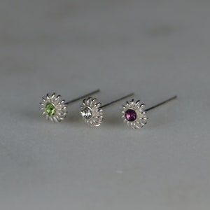3,5 mm Sterling Silber Blumen Nasenstecker, Nasenpiercing, Silber Zirkonia Nasenstecker, 0,5 mm Gauge.