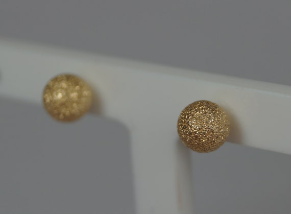 9ct gold 6mm ball studs 9ct gold 6mm ball studs