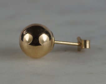 Single Gold Ball Stud Earring. 7mm 9ct Gold Earring. Simple Ball Stud. Gold ball stud earring. Stud ear ring.