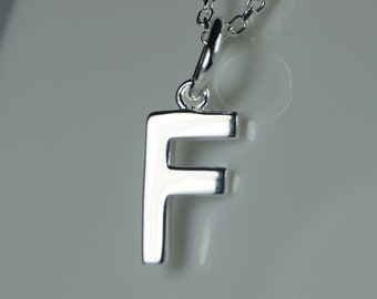 Collana iniziale lettera F in oro bianco e diamanti INIF135 - Gioielleria Paolo Zorzan