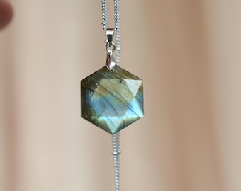 Pendentif hexagramme labradorite flashy, collier en cristal fait main