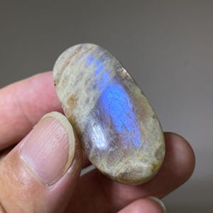 Flashy Blue Moonstone Palm Stone, Natural Crystal Palm Stone, High quality moonstone, Handmade Crystal gift, Healing stone gift, A58