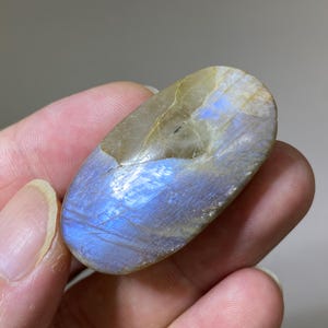 Flashy Blue Moonstone Palm Stone, Natural Crystal Palm Stone, High quality moonstone, Handmade Crystal gift, Healing stone gift, A55