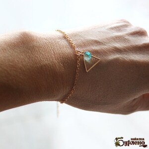 Brass bracelet with a blue swarovski crystal, bracelet with brass chain and а triangle pendant, charm bracelet with  blue swarovski crystal