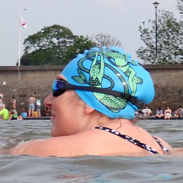 Langhaar Badehut - "Spots and Stripes" - Nancy Farmer Badehut / Swim Cap." Schwimmen im offenen Wasser.