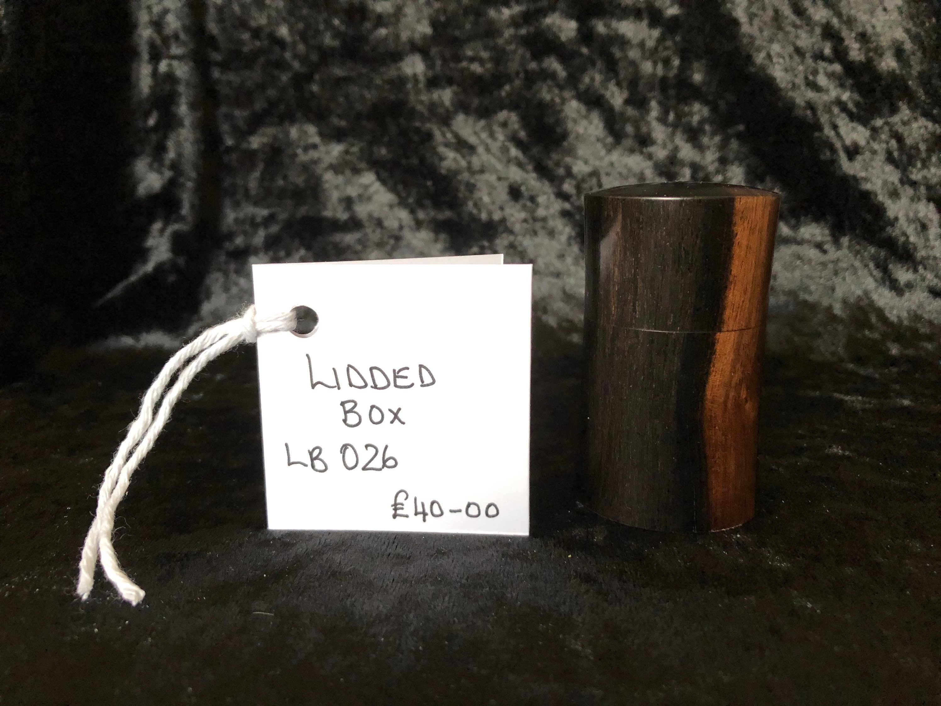 lidded toy box