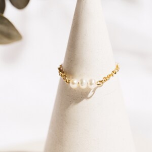 Freshwater pearl ring White freshwater pearls ring Gold pearl ring Delicate chain pearl ring image 6