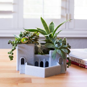 Roman Terrace Garden Succulent Planter with a Courtyard, Indoor Garden Tiered Pot for Cactus Planter