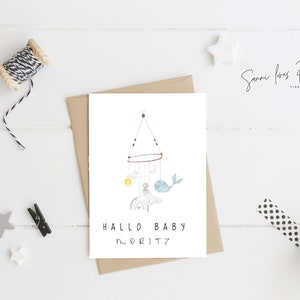 Hallo Baby Karte zur Geburt| Glückwunschkarte| Baby| Junge  Mädchen| personalisiert| Motiv Mobile Regenbogen mit Wolke, Wal Illustration