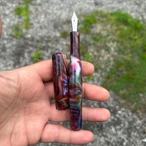Modèle caméléon bosselé de 13 mm. Pièces brutes de la BBC Expressionism Chromeisim. Plume noire n° 6