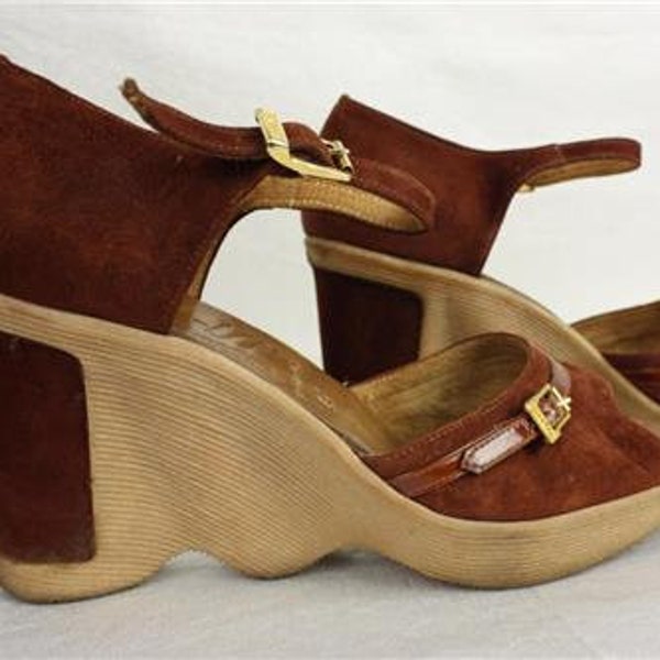 Vintage 70s * Famolare Shoes * "Hi-Up" Sandal Wedge * Made in Italy * Rusty Brown Suede *  Gold Buckles * Wavy Rubber Platform Heels * US 7M