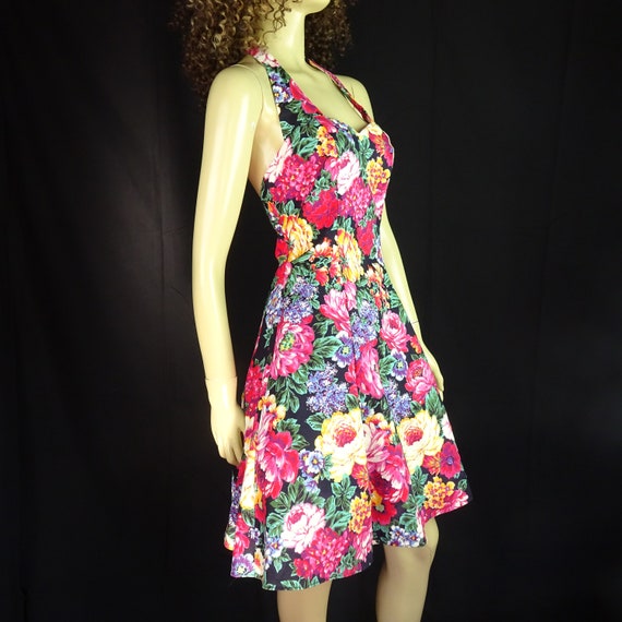 Vintage 1980s * BOLD Floral Print *  Halter Top *… - image 8