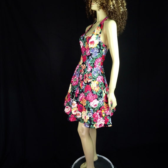 Vintage 1980s * BOLD Floral Print * Halter Top *