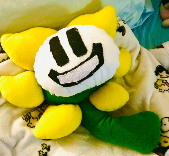 How to Make an Undertale Flowey Plushie [Free Plush Pattern] 