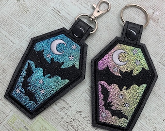 Coffin, bats keychain, snap tab