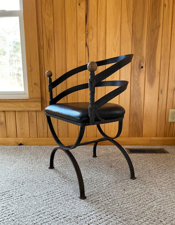 Modern curule chair shop