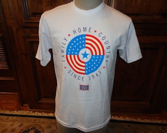 Vtg Bayside USO Family Home Country USA T-shirt Adult M Very Nice Made in USA