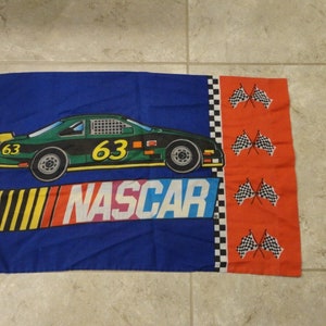 Vintage NASCAR Racing Std Federa 29.25 "x 19" Blu Rosso # 63 # 82 Auto da corsa