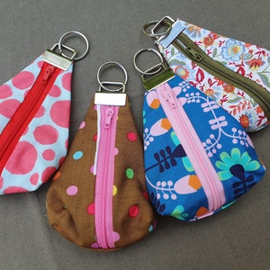 Mini poche zippée avec porte-clés