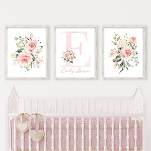Arte de parede com estampas vintage de berçário Boho com rosas, decoração de berçário de fazenda, quarto de berçário floral rosa dourado blush para meninas, nome personalizado para meninas para impressão
