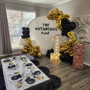 2 Bannière de fête d'anniversaire légitime pour arrêter de fumer Décoration d'anniversaire hip hop Notorious Big One Fête d'anniversaire 1er anniversaire 2e anniversaire 3 pi x 6 pi image 7