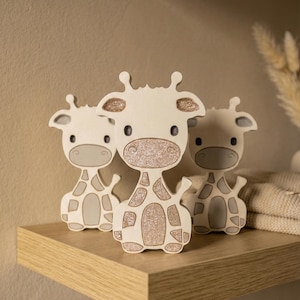 Houten giraf; Baby- en kinderkamerdecoratie; Plankdecor; Plank; Giraffenkwekerij; Genderneutraal babycadeau