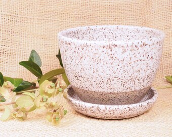 Jardinière en céramique blanche mouchetée