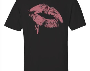 Kiss Lips Graphic Tee, Lips Print Shirt, Trendy Women's Shirt, Romantic Top, Gift for Her