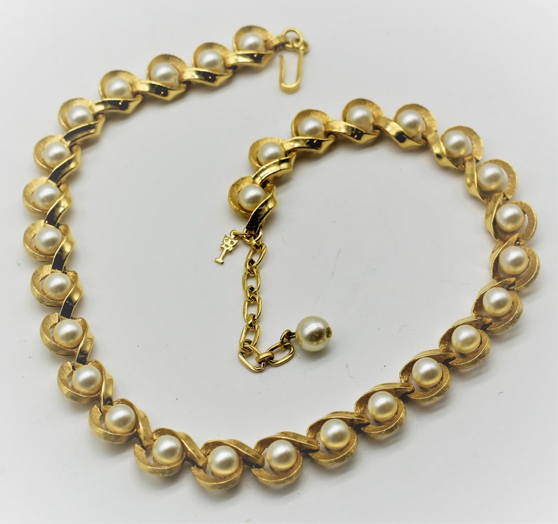 Crown Trifari Goldtone Necklace With Faux Pearls, Vintage 1960s - Etsy