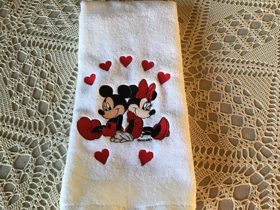 Mickey & Minnie Hand Towel Personalized Holiday Gift Etsy Denmark