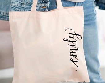 Bridesmaid tote bags- personalized tote bags- bachelorette party gifts for bridemaids- maid of honor tote bag- bridal party tote bags name