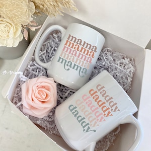 Mommy daddy parents gift box set- retro mom dad mugs set- gift box for parents to be- baby shower idea- baby announcement pregnancy baby