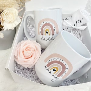 Mommy daddy parents gift box set- mom dad mug set- gift box for parents to be- baby shower gift idea- baby announcement pregnancy rainbow