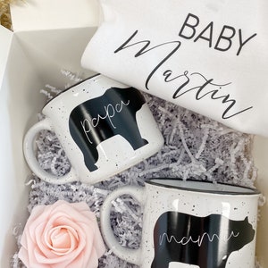 Mommy daddy parents gift box set- mom dad mug set- gift box for parents to be- baby shower gift idea- baby announcement pregnancy baby body