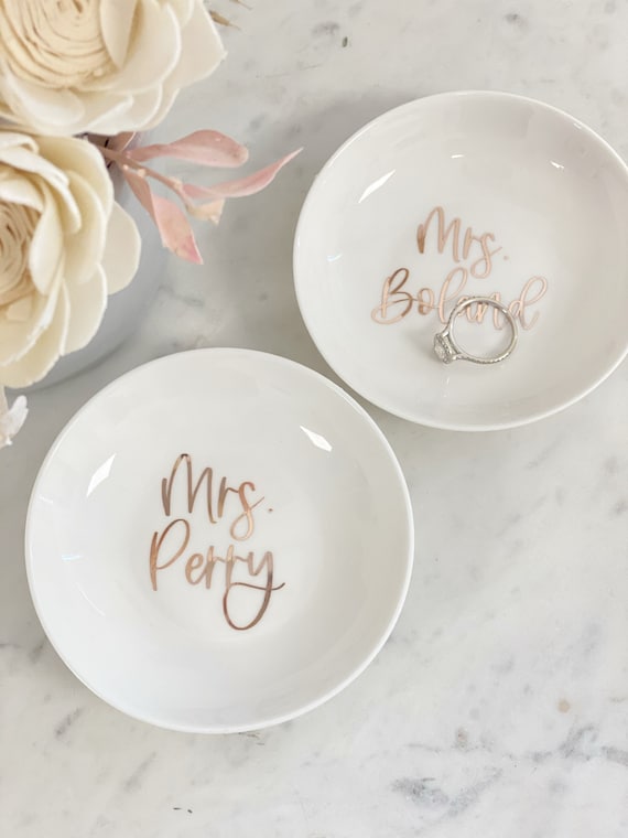 Personalized Mrs ring dish bride trinket dish tray jewelry holder miss to Mrs I said yes engagement gift for bride to be gift box idea