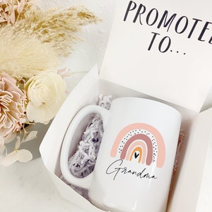 Baby announcement pregnancy announcement ideas promoted to mug set auntie mug mom to be aunt to be mug godmother proposal idea image 3