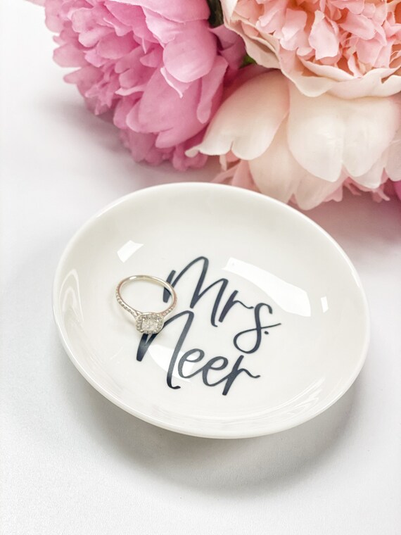 Personalized Mrs ring dish bride trinket dish tray jewelry holder miss to Mrs I said yes engagement gift for bride to be gift box idea