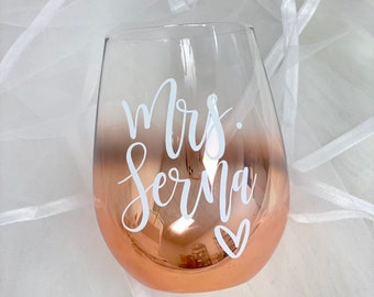 Personalized bride wine glass- bride gifts- engagement gift- wedding wine glass- ombré rose gold wine glass- custom wine glass- bride box