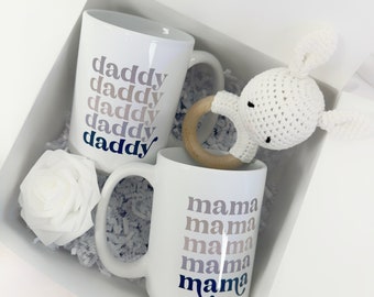 Mommy daddy parents gift box set- retro mom dad mugs set- gift box for parents to be- baby shower idea- baby announcement pregnancy baby