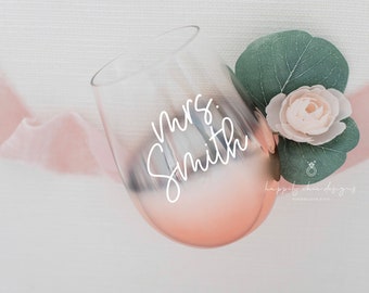 Personalized bride wine glass- bride gifts- engagement gift- wedding wine glass- ombré rose gold wine glass- custom wine glass- bride box