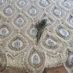 Crochet Peacock Feather Blanket: White Feather Motif, Handmade Throw (60x50)