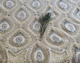 Crochet Peacock Feather Blanket: White Feather Motif, Handmade Throw (60x50)