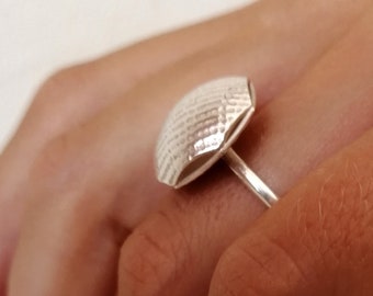 Bague pour femme en argent massif - Double heptagone de 18 mm - Anneau en fil rond 2 mm - Bijou fait main en France.