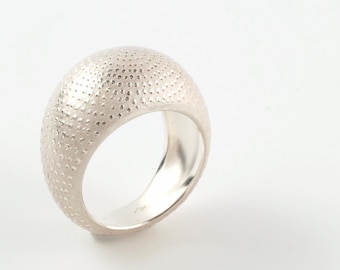 Ball ring for women in solid silver - Width 13 mm - Handmade jewelry in France.