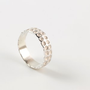 Damenring aus massivem Silber – Breite 5 mm – Handgefertigter Schmuck in Frankreich.