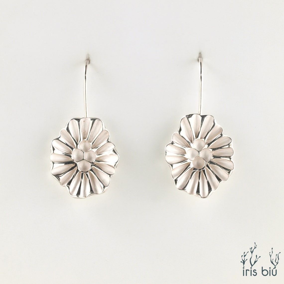 Boucles D'oreilles Fleur Marguerite Années 70 - Pendantes Acrylique Coloré (5cm) - Style Rétro Bohème