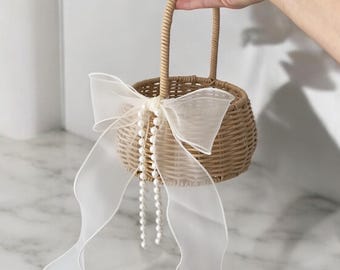 Handvävd korg för blomsterflicka: Satinband och pärla - Rustikt bröllop