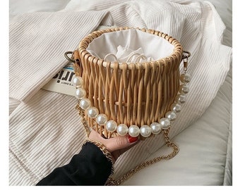 Flower Girl Basket With Pearl & Golden Metal Chain / Simple Bridesmaid Basket / Hand Woven Basket / Willow Basket Moss Basket Rustic Basket