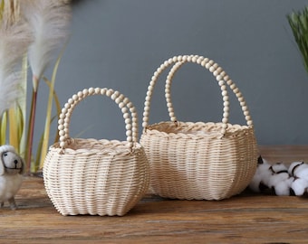 Hand Woven Willow Flower Girl Basket: Rustic Wedding Decor